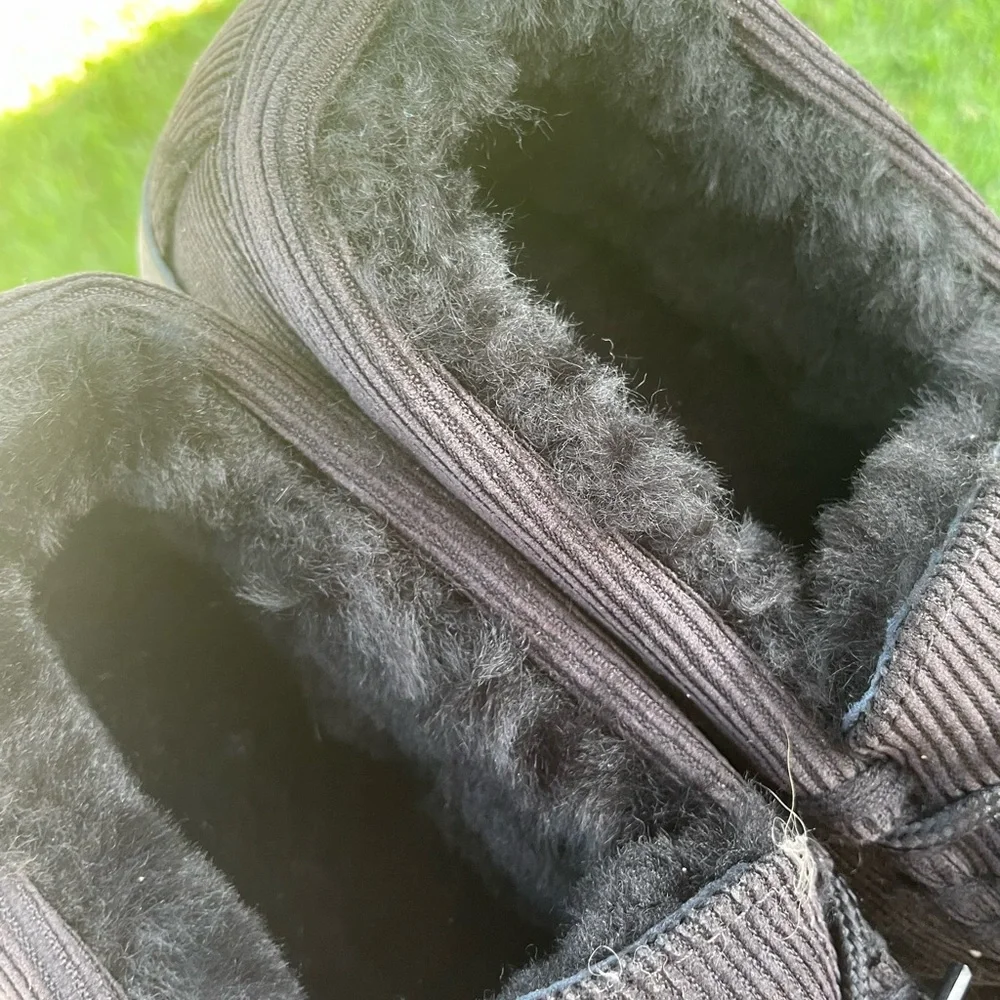 BearPaw slip on  shoes - Picture 3 of 6